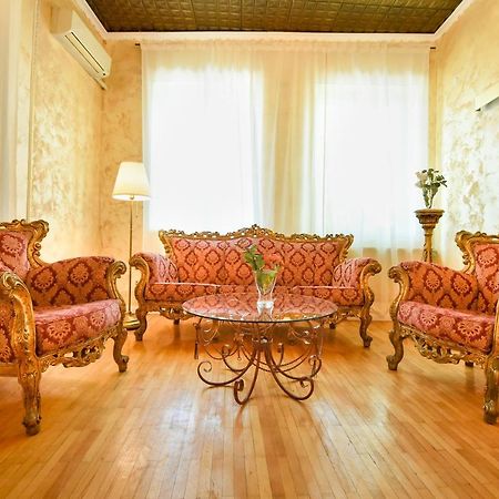 The Museum - Wonderful Super Central Apartment Bucharest Exterior photo